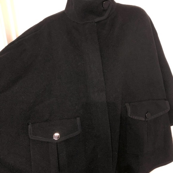 Massimo Dutti black sweater knit zip front mock neck swing cape Size Small new - Picture 15 of 16